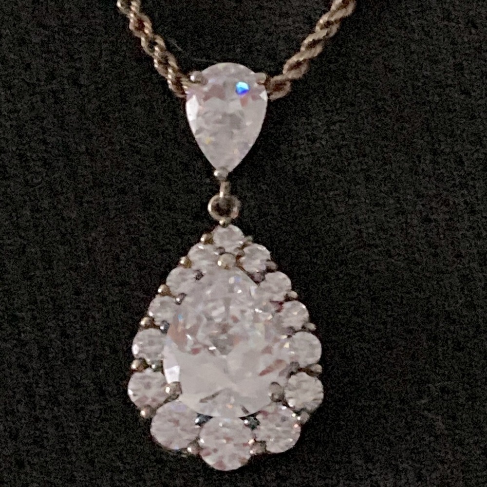 Stauer 925 Clear Pendant Necklace